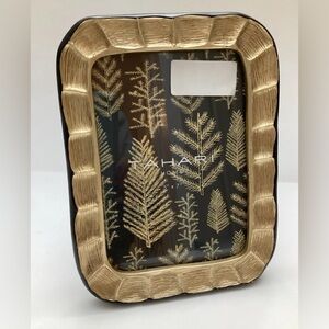 Tahari Golden Rectangular Golden Black Frame Picture Frame Fits 5’’x7’’ Photo